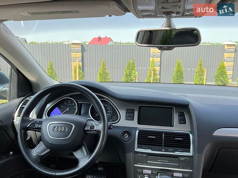 Позашляховик / Кросовер Audi Q7 2015 в Поляниці