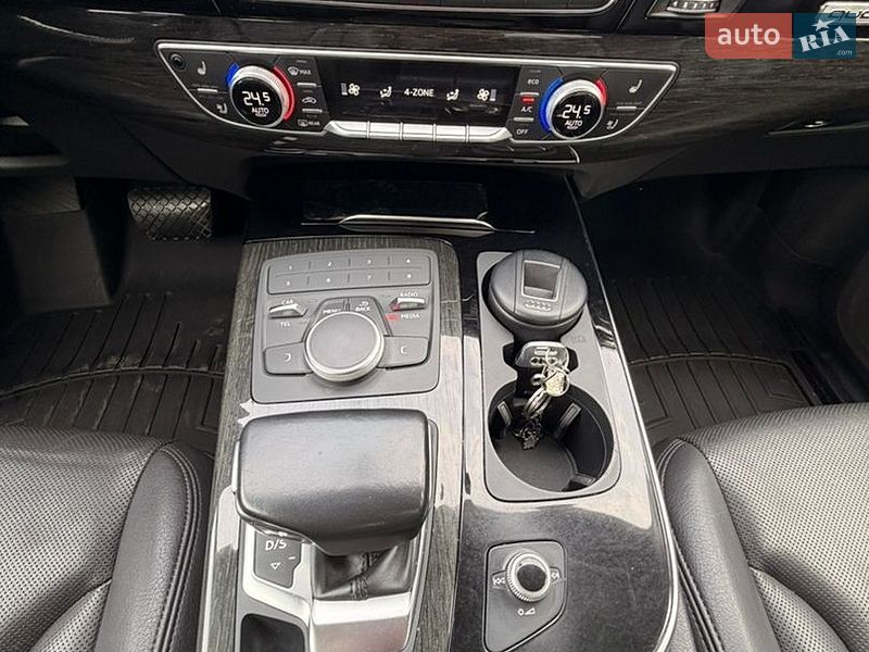 Позашляховик / Кросовер Audi Q7 2017 в Бахмачі