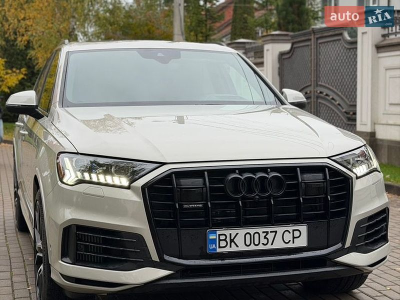 Внедорожник / Кроссовер Audi Q7 2020 в Ровно