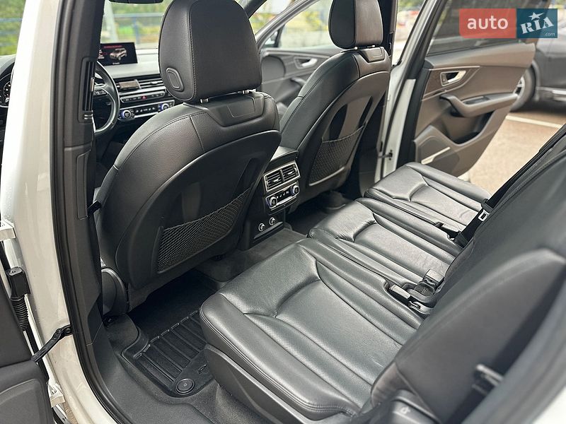 Внедорожник / Кроссовер Audi Q7 2018 в Киеве