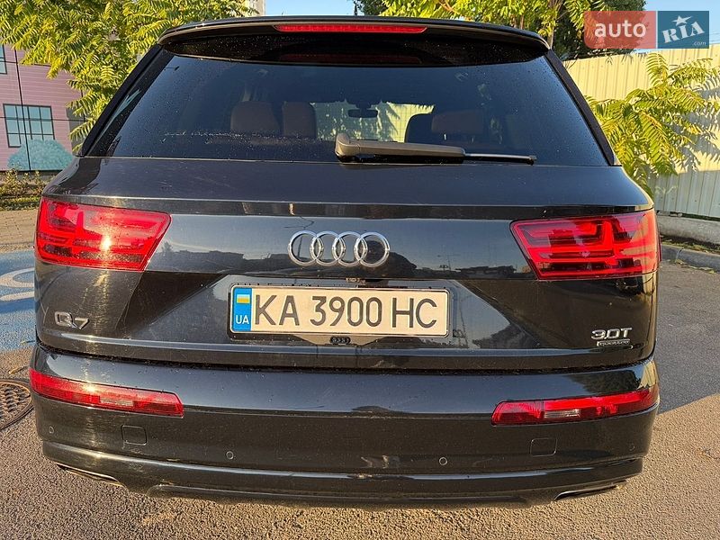 Внедорожник / Кроссовер Audi Q7 2016 в Киеве