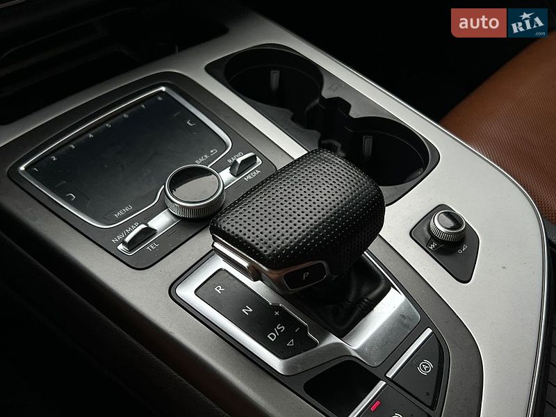 Позашляховик / Кросовер Audi Q7 2016 в Івано-Франківську