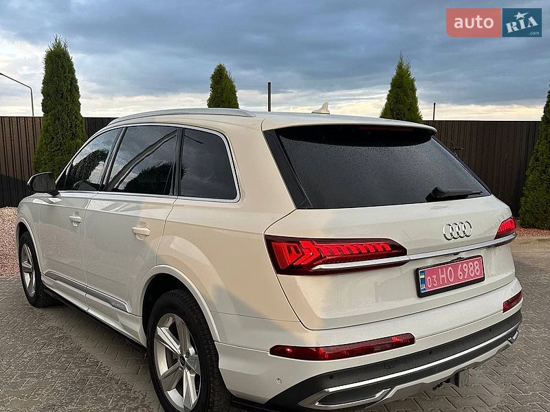 Позашляховик / Кросовер Audi Q7 2022 в Тернополі