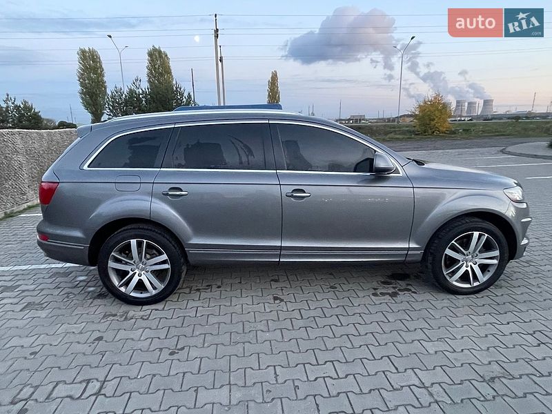 Внедорожник / Кроссовер Audi Q7 2014 в Вараше