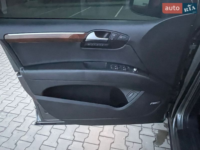 Внедорожник / Кроссовер Audi Q7 2014 в Вараше