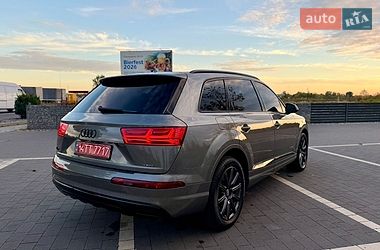 Позашляховик / Кросовер Audi Q7 2017 в Мукачевому