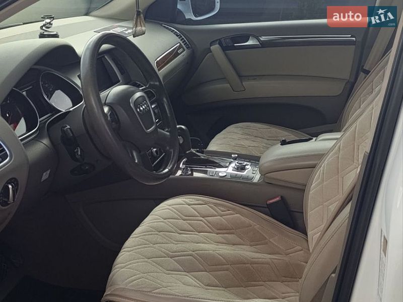 Позашляховик / Кросовер Audi Q7 2010 в Камені-Каширському
