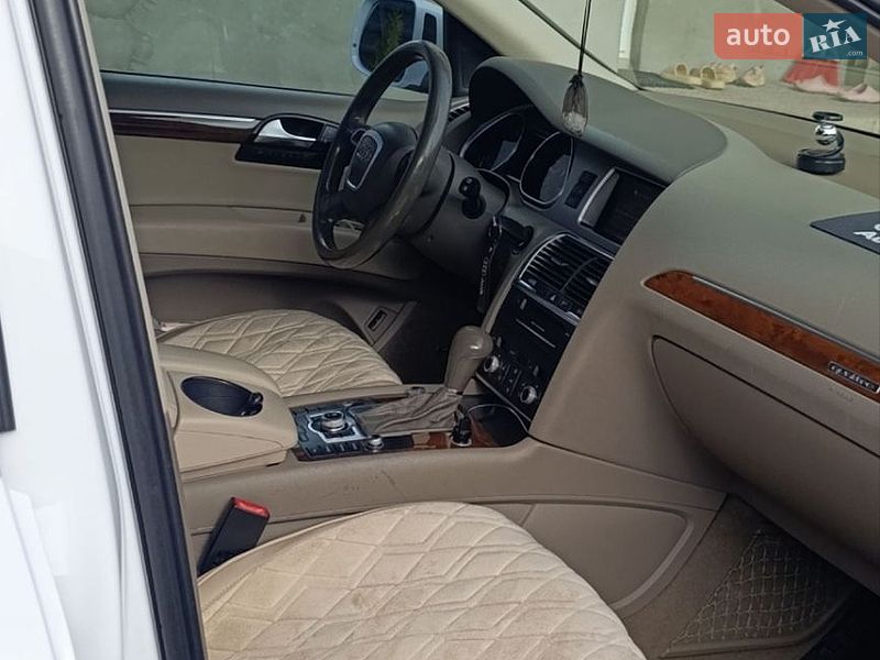 Позашляховик / Кросовер Audi Q7 2010 в Камені-Каширському