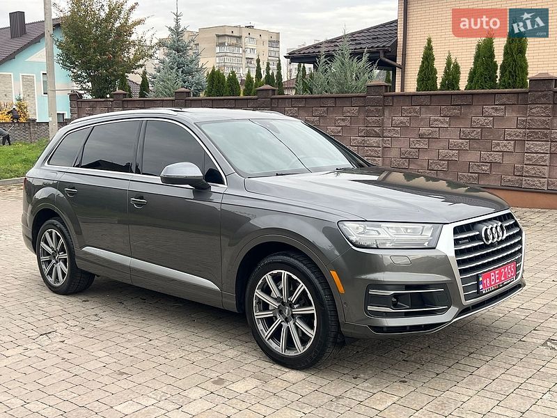 Позашляховик / Кросовер Audi Q7 2018 в Рівному