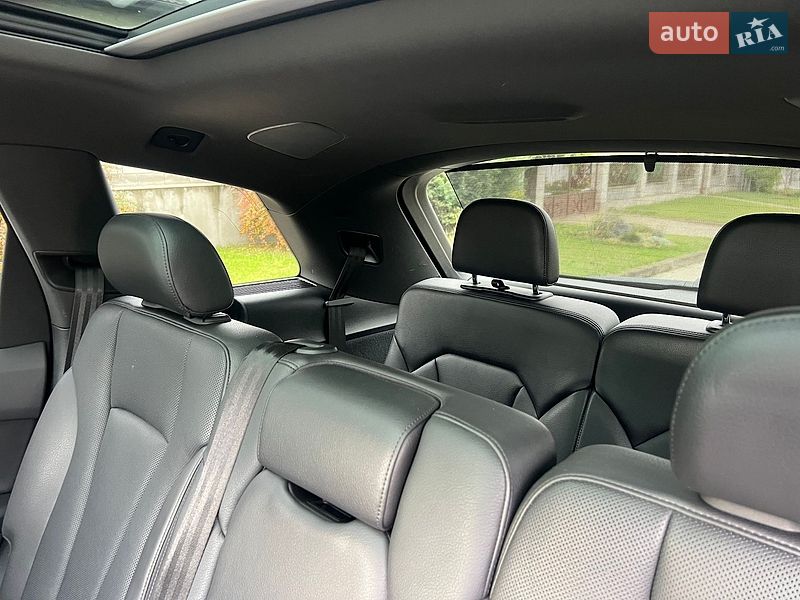 Позашляховик / Кросовер Audi Q7 2018 в Рівному