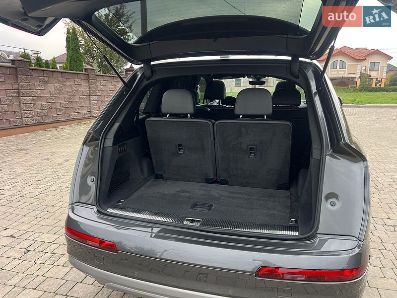Позашляховик / Кросовер Audi Q7 2018 в Рівному