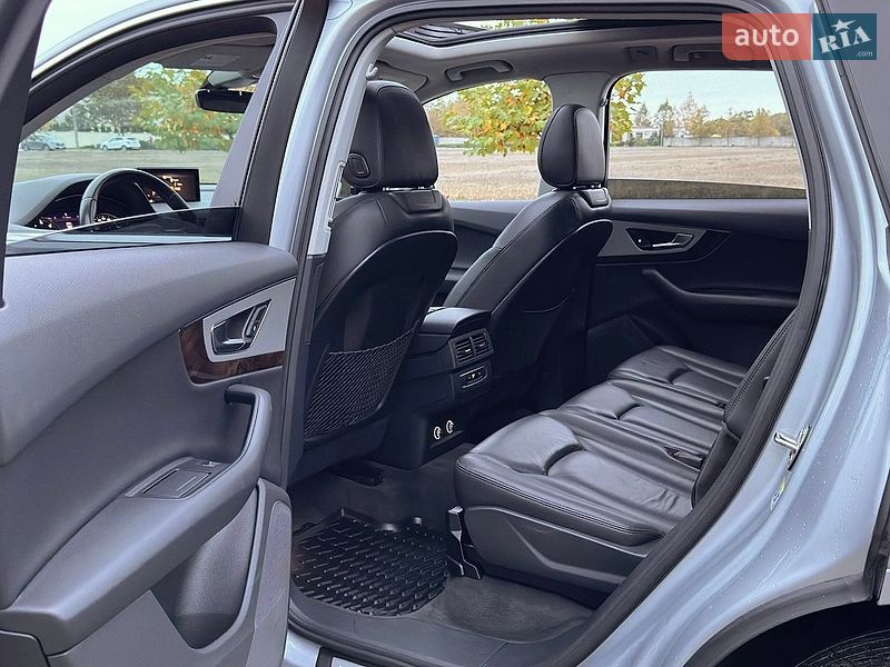 Внедорожник / Кроссовер Audi Q7 2017 в Одессе