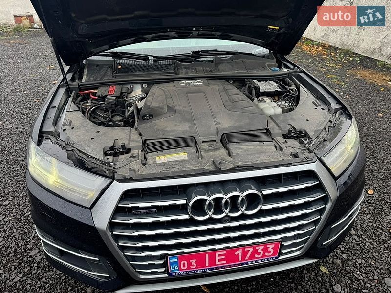 Внедорожник / Кроссовер Audi Q7 2018 в Вишневом