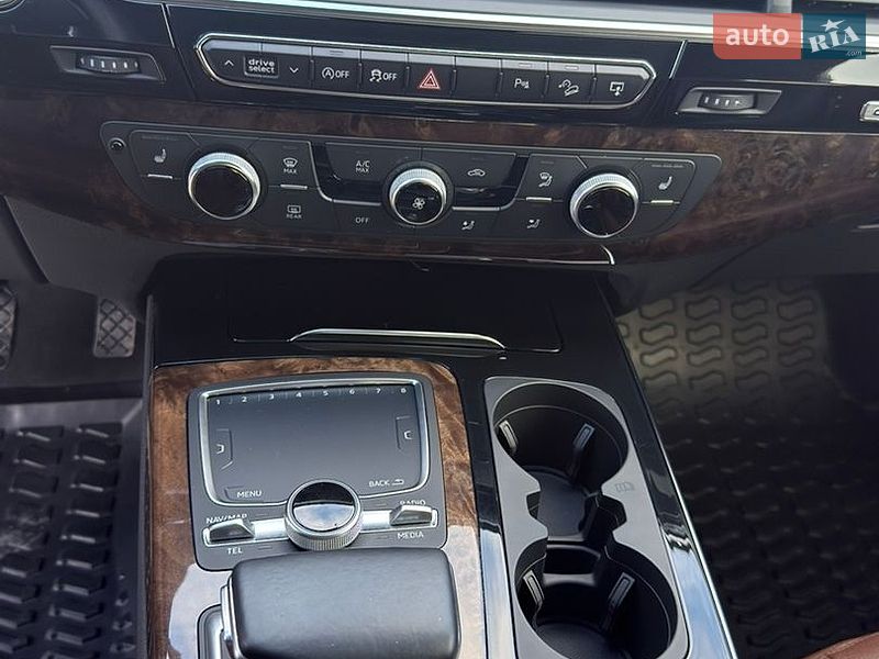 Позашляховик / Кросовер Audi Q7 2017 в Ковелі