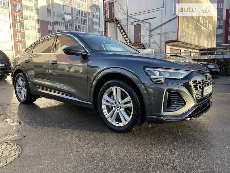 Позашляховик / Кросовер Audi Q8 e-tron 2023 в Хмельницькому