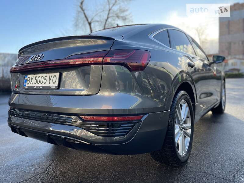 Позашляховик / Кросовер Audi Q8 e-tron 2023 в Хмельницькому