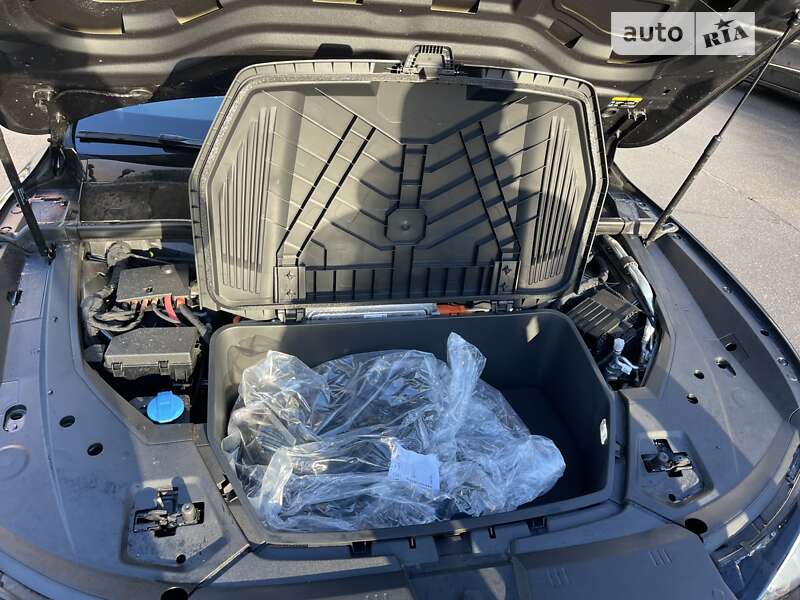 Позашляховик / Кросовер Audi Q8 e-tron 2023 в Хмельницькому