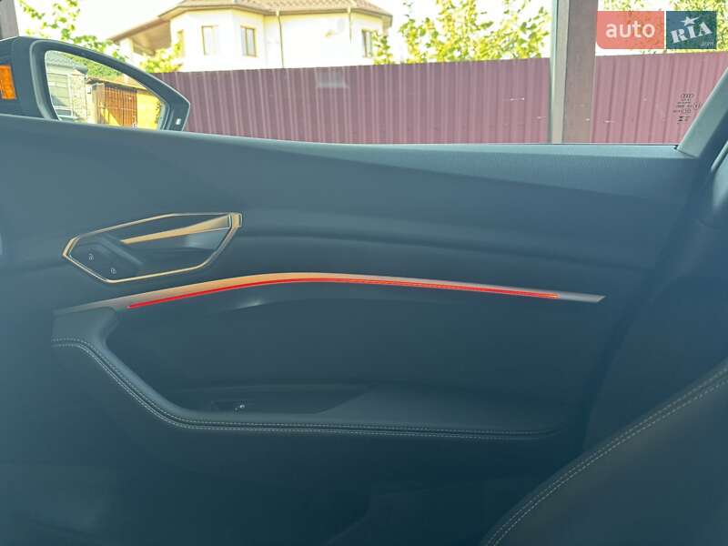 Внедорожник / Кроссовер Audi Q8 e-tron 2023 в Хмельницком фото 8 Внедорожник / Кроссовер Audi Q8 e-tron 2023 в Хмельницком