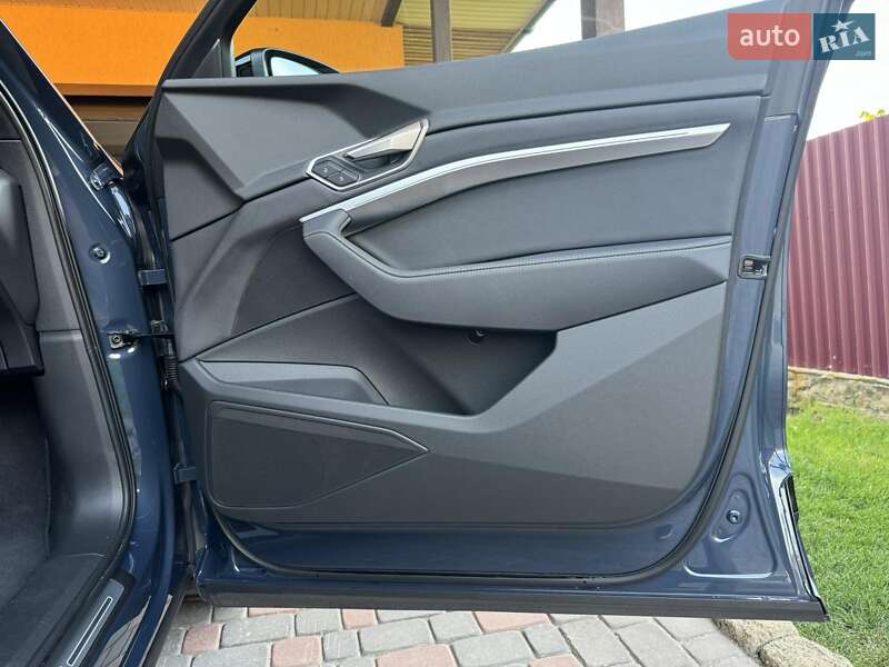 Внедорожник / Кроссовер Audi Q8 e-tron 2023 в Хмельницком фото 15 Внедорожник / Кроссовер Audi Q8 e-tron 2023 в Хмельницком