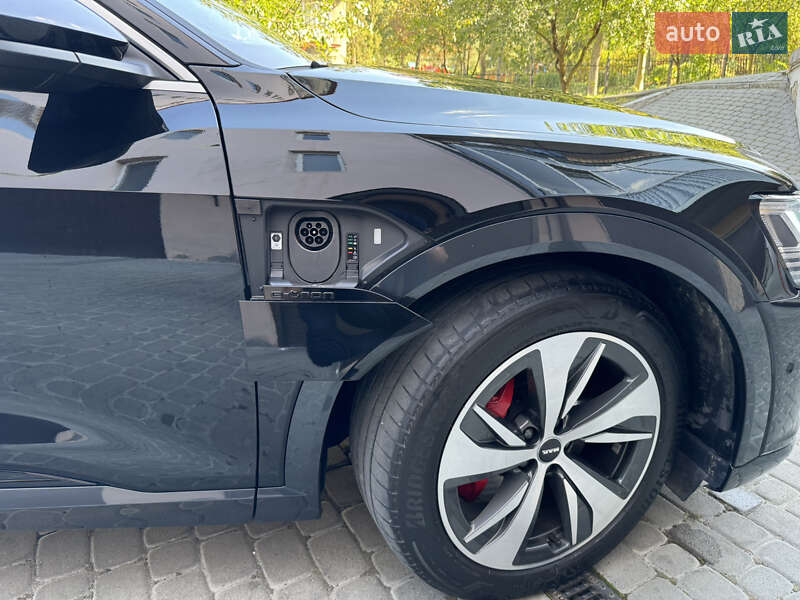 Внедорожник / Кроссовер Audi Q8 e-tron 2023 в Тернополе