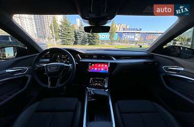 Позашляховик / Кросовер Audi Q8 e-tron 2023 в Києві