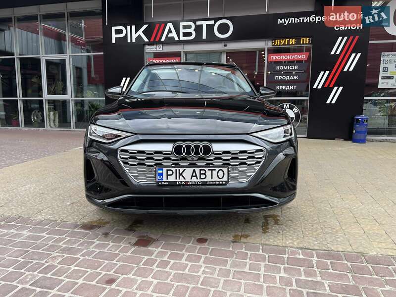 Позашляховик / Кросовер Audi Q8 e-tron 2023 в Львові