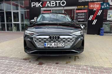 Позашляховик / Кросовер Audi Q8 e-tron 2023 в 