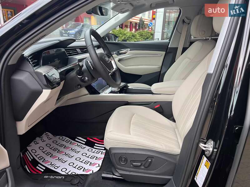 Позашляховик / Кросовер Audi Q8 e-tron 2023 в Львові