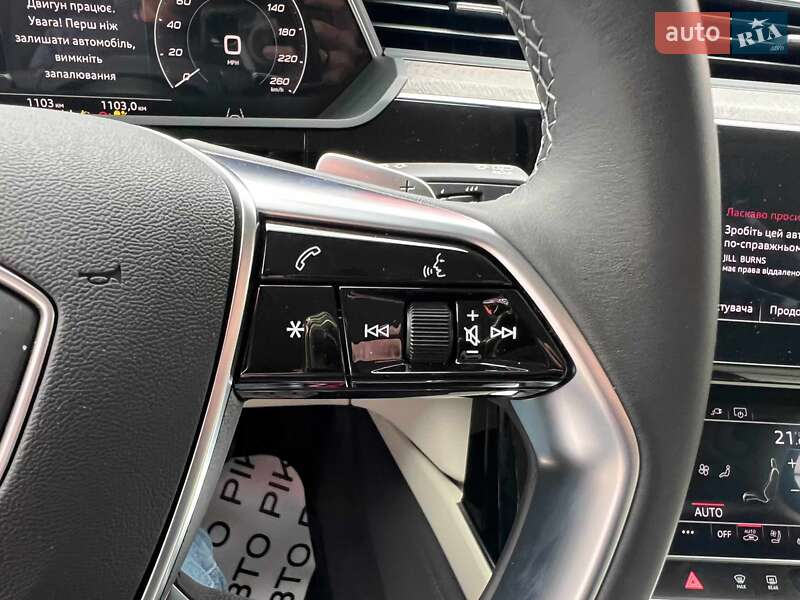 Позашляховик / Кросовер Audi Q8 e-tron 2023 в Львові
