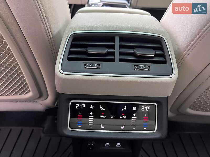 Позашляховик / Кросовер Audi Q8 e-tron 2023 в Львові