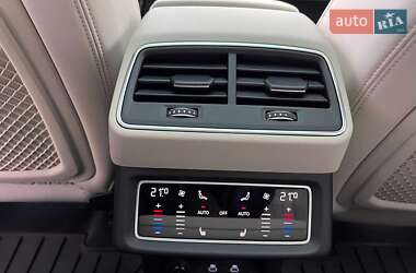 Позашляховик / Кросовер Audi Q8 e-tron 2023 в 