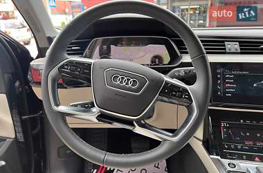 Позашляховик / Кросовер Audi Q8 e-tron 2023 в 