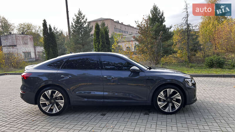Внедорожник / Кроссовер Audi Q8 e-tron 2023 в Киеве
