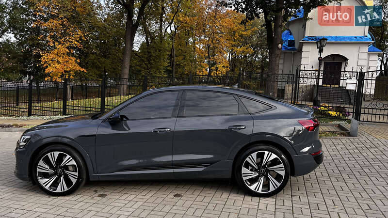 Внедорожник / Кроссовер Audi Q8 e-tron 2023 в Киеве
