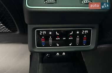 Позашляховик / Кросовер Audi Q8 e-tron 2023 в 