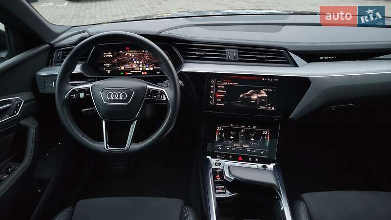 Позашляховик / Кросовер Audi Q8 e-tron 2023 в Хмельницькому