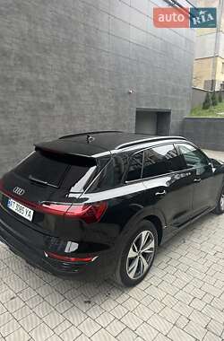 Внедорожник / Кроссовер Audi Q8 e-tron 2023 в Ивано-Франковске