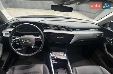 Внедорожник / Кроссовер Audi Q8 e-tron 2023 в 