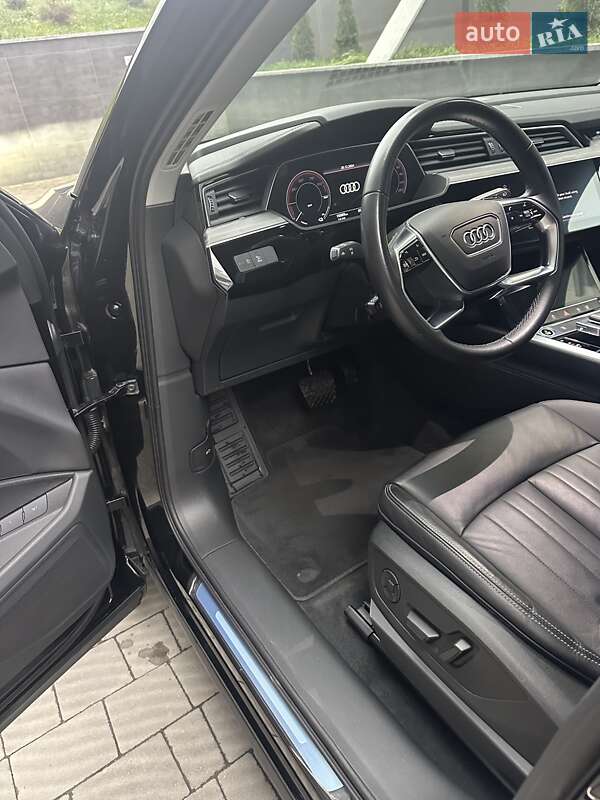 Внедорожник / Кроссовер Audi Q8 e-tron 2023 в Ивано-Франковске