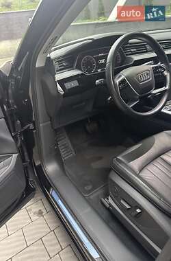 Внедорожник / Кроссовер Audi Q8 e-tron 2023 в 