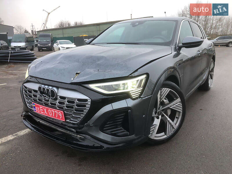 Позашляховик / Кросовер Audi Q8 e-tron 2023 в Рівному