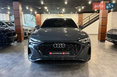 Внедорожник / Кроссовер Audi Q8 e-tron 2023 в 