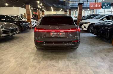 Внедорожник / Кроссовер Audi Q8 e-tron 2023 в 