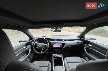 Внедорожник / Кроссовер Audi Q8 e-tron 2023 в 