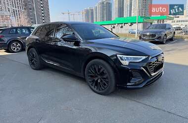 Внедорожник / Кроссовер Audi Q8 e-tron 2023 в 