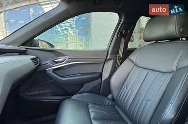 Внедорожник / Кроссовер Audi Q8 e-tron 2023 в 
