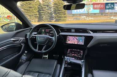 Внедорожник / Кроссовер Audi Q8 e-tron 2023 в 