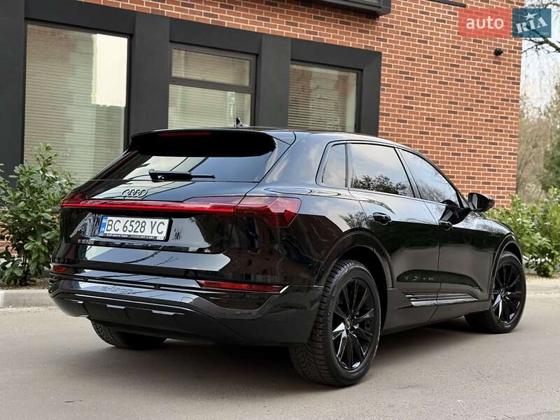 Внедорожник / Кроссовер Audi Q8 e-tron 2023 в Львове