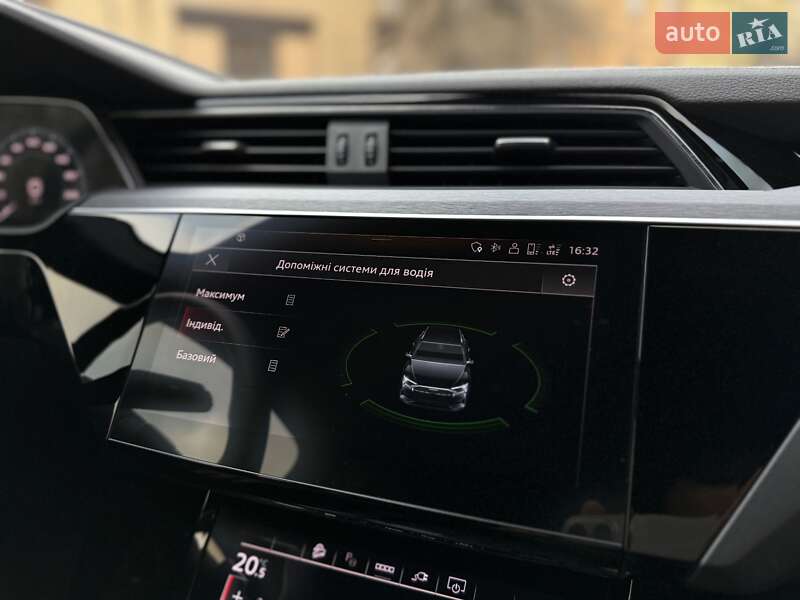 Внедорожник / Кроссовер Audi Q8 e-tron 2023 в Львове
