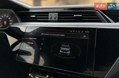 Внедорожник / Кроссовер Audi Q8 e-tron 2023 в 